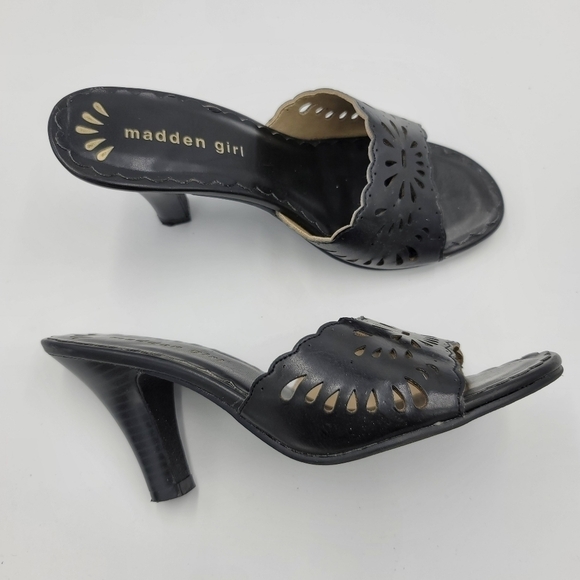 Madden Girl Black Corona Laser Cut Slides Size 7 Heels - Picture 4 of 11